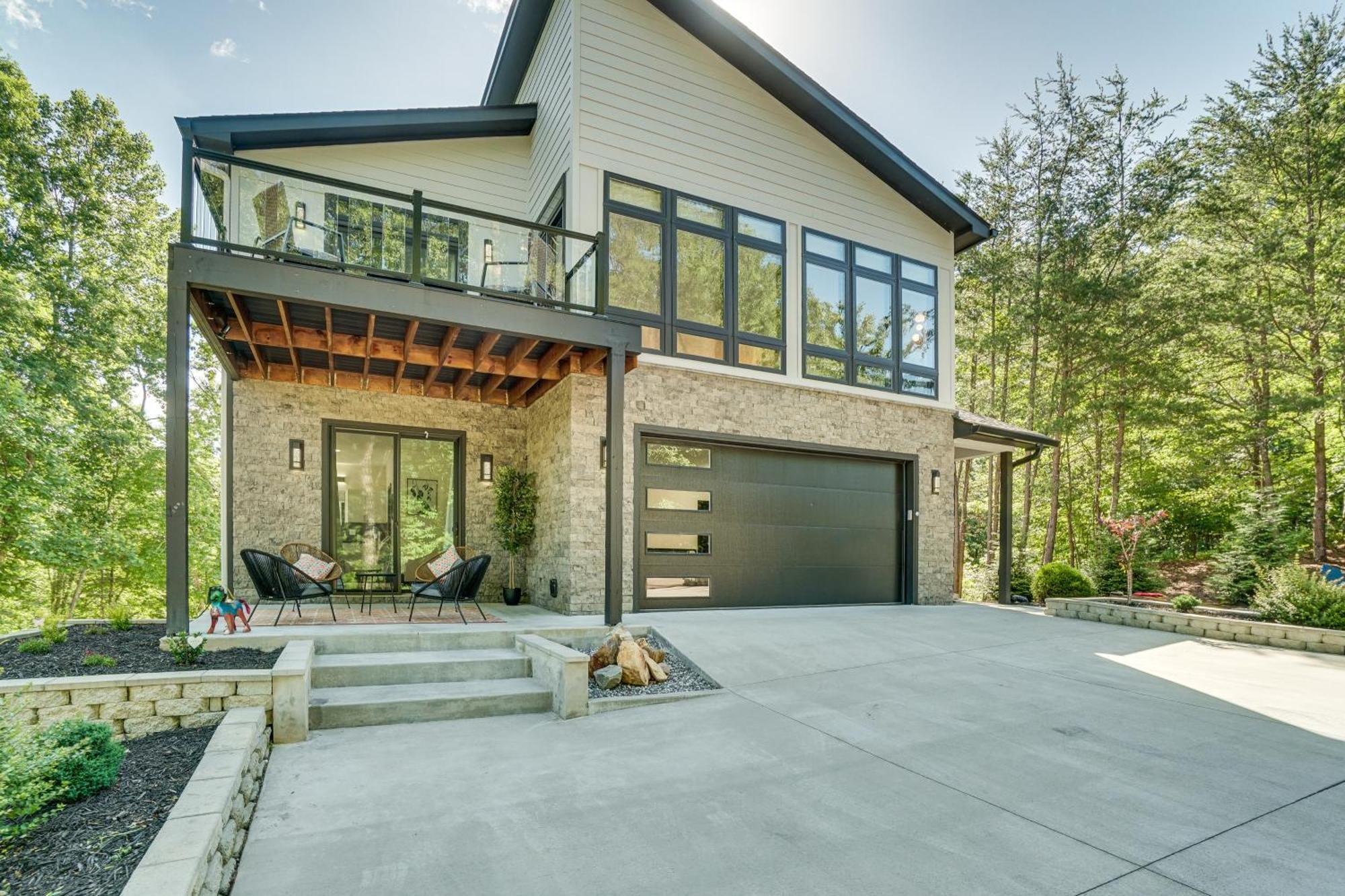 Luxury Modern Home On Golf Course With Game Room! Helen Kültér fotó